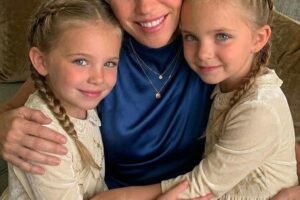 I Was Placing Flowers on My Twins’ Grave When a Boy Suddenly Pointed at the Headstone and Told Me, ‘Mom… Those Girls Are in My Class’