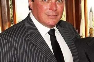 Hidden Life Of Barry Manilow