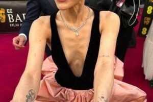 🚨Breaking: Ariana Grande Confirms She Has Tested Positive for…See more