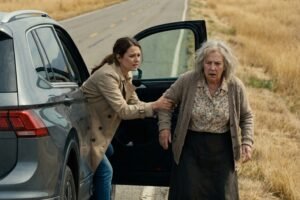 A woman, trying to get rid of her mother, left her by the roadside and simply drove away; but the daughter couldn’t even imagine what would happen very soon.