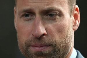 Sad news: William sorrowfully announces to all of England that the royal family has suffered an immense loss, which is…