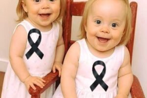 Young woman carefully places both babies in a surprising setup…