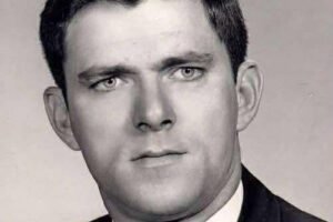 Absolutely devastating! VERY SAD LOSS 😭💔 Legendary Talk host found dead at age 88. In the past he broke all the TV records, he passed away peacefully at his home. Married to a legendary actress you will know him immediately. When you understand who it is, you will surely cry. Check the comments ⬇️