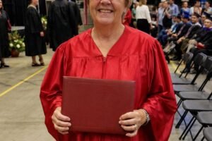 My Family Didn’t Come to My College Graduation Because They Were Embarrassed by My Age – Then a Professor Brought Me Onto the Stage and What He Did Made My Knees Tremble