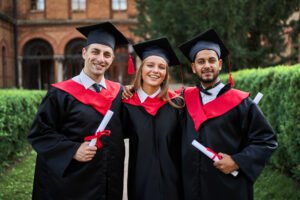 My Daughter Wanted To Skip Graduation Until Her Valedictorian Speech Exposed Her Mother’s Cruelty