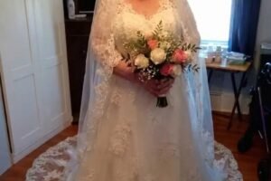 I Married My High School Sweetheart at 72 – Two Weeks After His Kids Threw Me Out, a Black Limousine Arrived at My Trailer