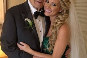 I Married a 78-Year-Old Wealthy Man – During Our Wedding Vows, He Grabbed the Mic and Said, ‘My Bride Doesn’t Know One Important Detail About Me’