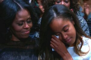 20 Minutes ago in Chicago, Michelle Obama was confirmed as…See more