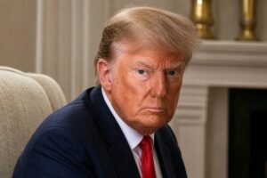 PANIC AT MIDNIGHT: The Bizarre Object Spotted in Trump’s Hand That Sent the Entire Internet Into Total Meltdown!