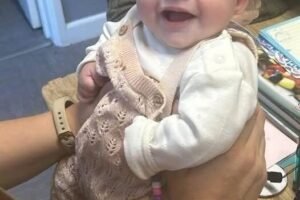 A Father Handled His Crying Infant Late at Night. The Devastating Discovery Made the Paramedics Turn Off Their Sirens!