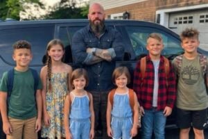The Whole Neighborhood W3rned Us About the Father Raising 7 Kids Alone – But the Truth About His past Made Us Gasp