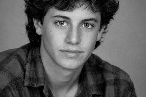 He Was A Famous Child Star In The 80s, But Chose Family Over Fame. Now He’s 54 And… See more