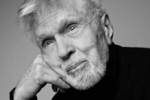 Hollywood Legend ….. Dies at 93