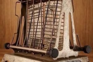The Mystery Toaster That Once Sat on Breakfast Tables